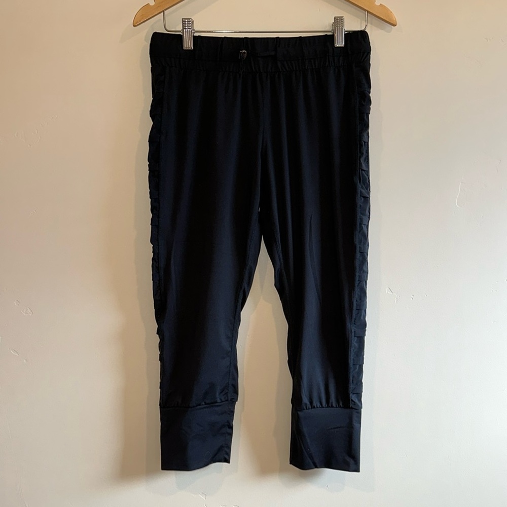 Fabletics Capri Joggers